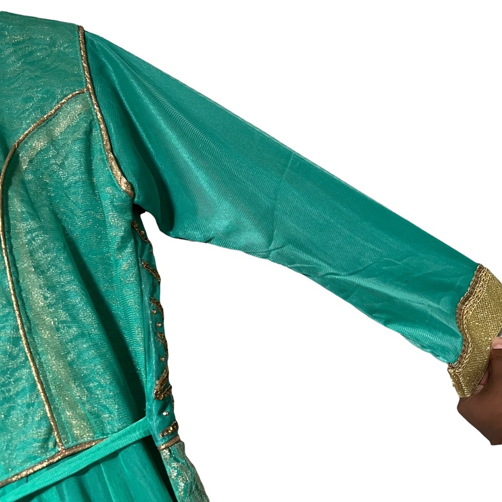 Nepali Indian Dress Arnarkali Kurta embellished - Picture 6 of 12